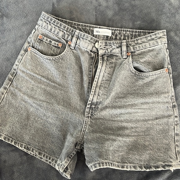 Zara shorts - Picture 2 of 3